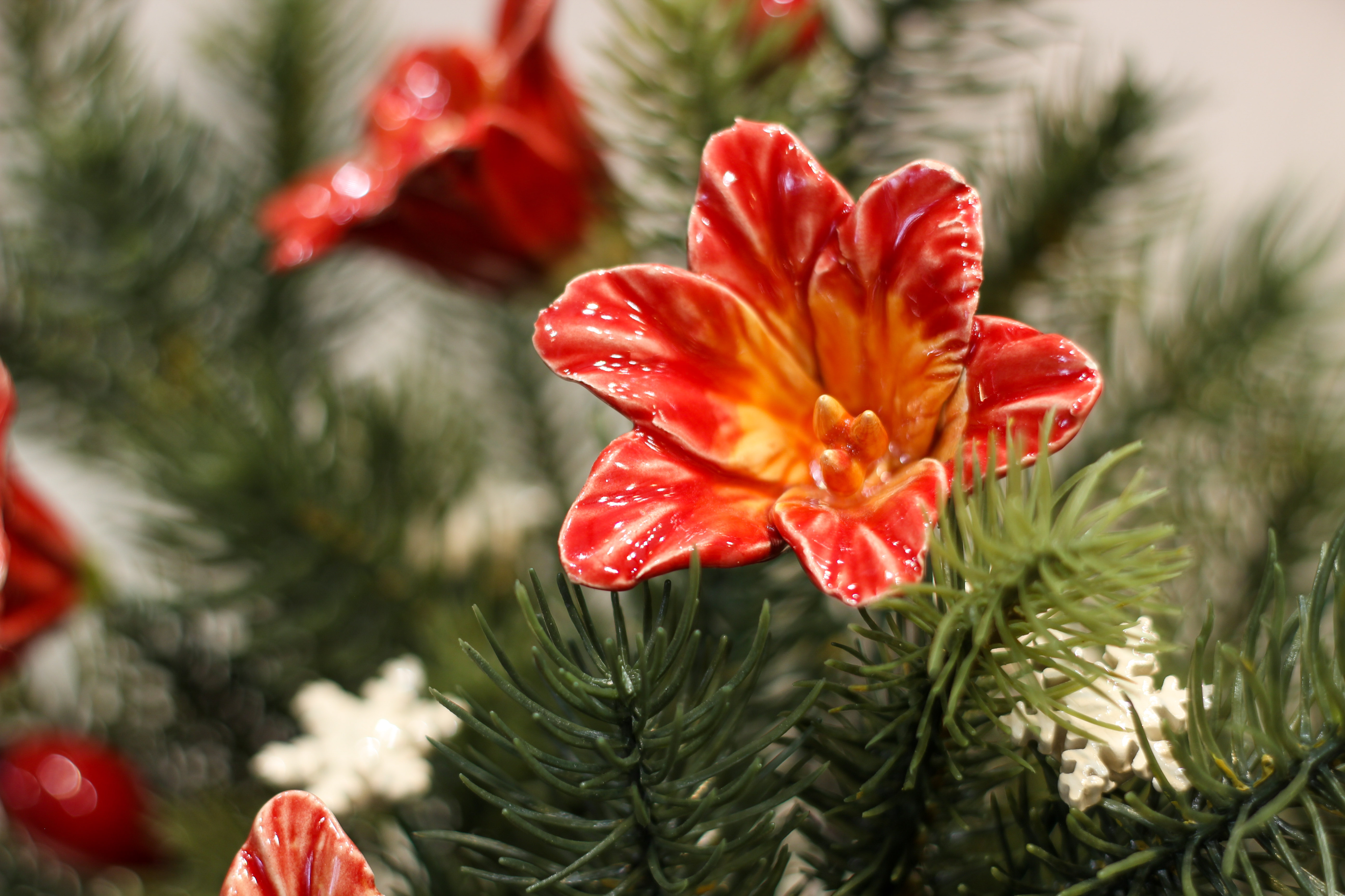 Christmas ceramics Amarillis