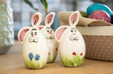 easter ceramic bunnies