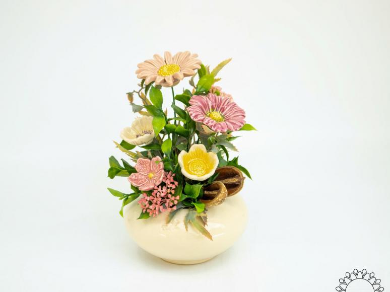 Medium Centerpiece with Garden Cosmos
