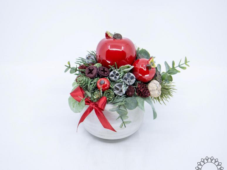  Christmas Small Centerpiece with Apple
