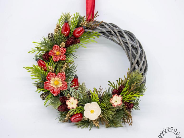 Christmas Door Wreath with Cluster Mallow