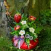  Medium Centerpiece with Strawberry